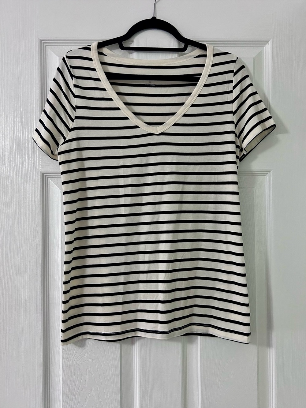 Merona Beige & White Striped V-Neck Short Sleeve Tee